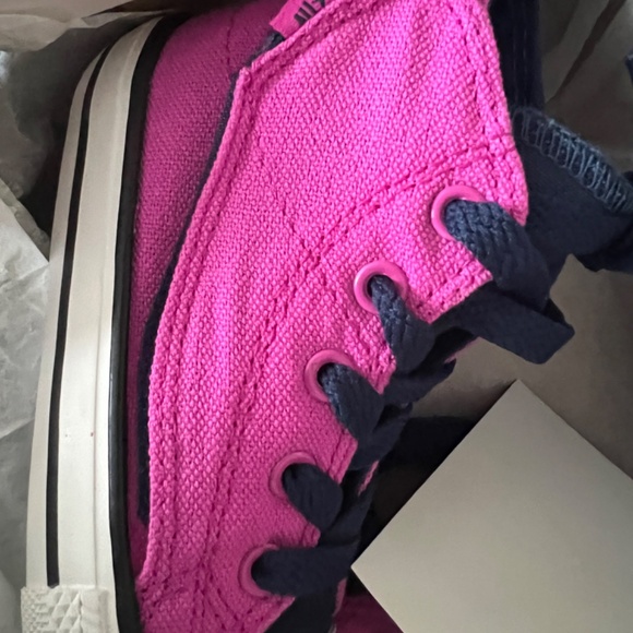 Brand NWT Little girl converse sneakers - Picture 5 of 7